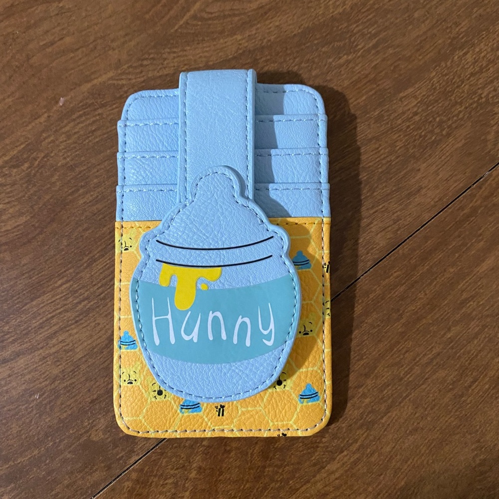 Loungefly Winnie the Pooh cardholder